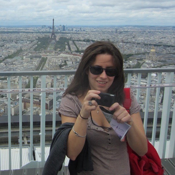 Meet your Posher, Jenn - Picture 1 of 1